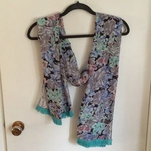 Floral scarf with tassels (NWOT)